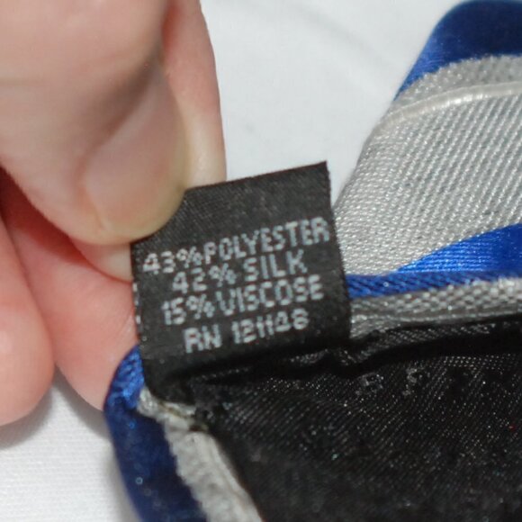 58” Mens Geoffrey Beene Stiped Blue Gray Tie GUC - Picture 4 of 6